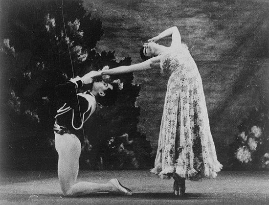 Maude Lloyd and Hugh Laing performing ''Jardin aux Lilas'' at the Mercury Theatre, London von English Photographer