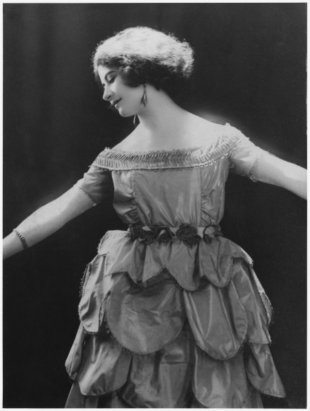 Esther Lachmann, known as La Paiva, late 19th century (b/w photo)  von French Photographer