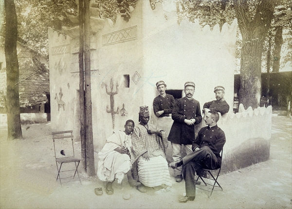 The Senegalese Village at the 1889 Universal Exposition in Paris (b/w photo)  von French Photographer