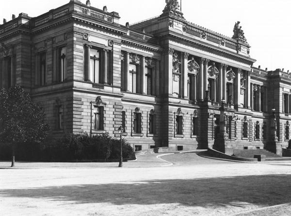 The Palace of the regional delegation at Strasbourg, c.1910 (b/w photo)  von Jousset