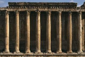 Temple of Bacchus, view of the colonnade; High Imperial Period (27 BC-395 AD) (photo) 