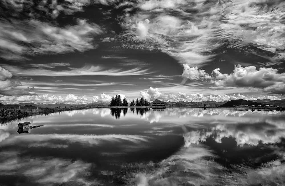 The mirror of the clouds von Aida Ianeva