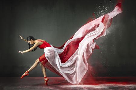 Rot-weiße Ballerina 1