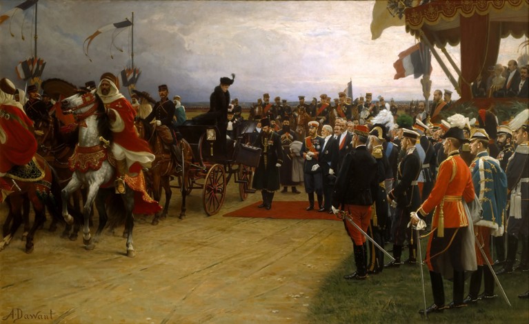 Truppenschau von Bétheny in Anwesenheit von Zar Nikolaus II. und des französischen Staatspräsidenten von Albert Pierre Dawant