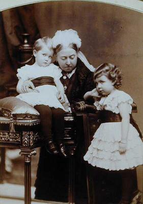 Queen Victoria (1819-1901) with her grandchildren, Prince Arthur (b.1883) and Princess Margaret of C von Alexander Bassano