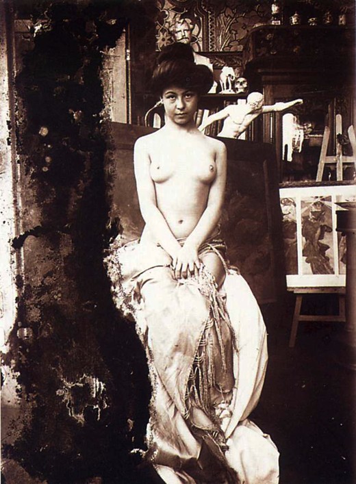 Aktmodell in Atelier von Alphonse Mucha