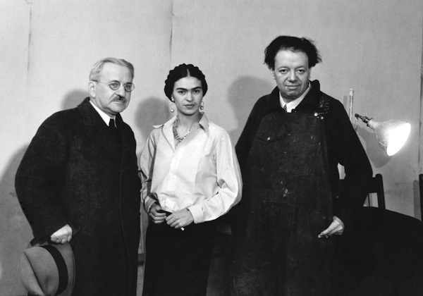 Albert Kahn, Frida Kahlo and Diego Rivera in the mural project studio at the Detroit Institute of Ar von American Photographer