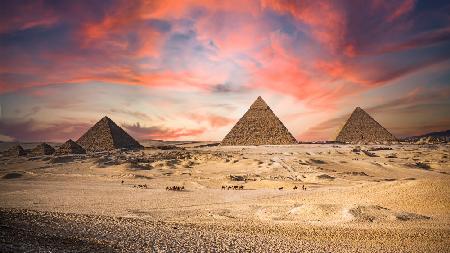Die 9 Pyramiden von Gizeh