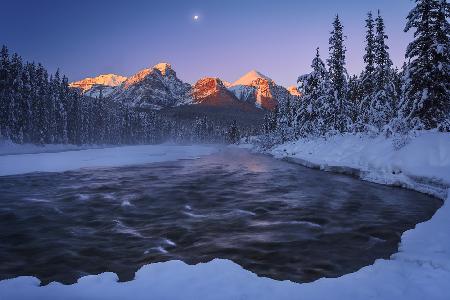 Winterliche kanadische Rocky Mountains