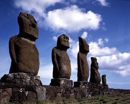 Monolithic Statues on Ahu Vai Uri (photo) von Anonymous
