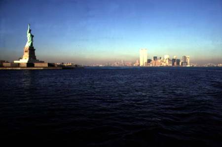 View of the Statue of Liberty and the Southern End of Manhattan Island (photo) von Anonymous
