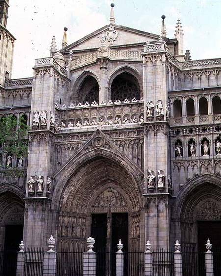 View of the West facade, detail of the three portals (LtoR) the Tower or Inferno Portal, the Portal von Anonymous