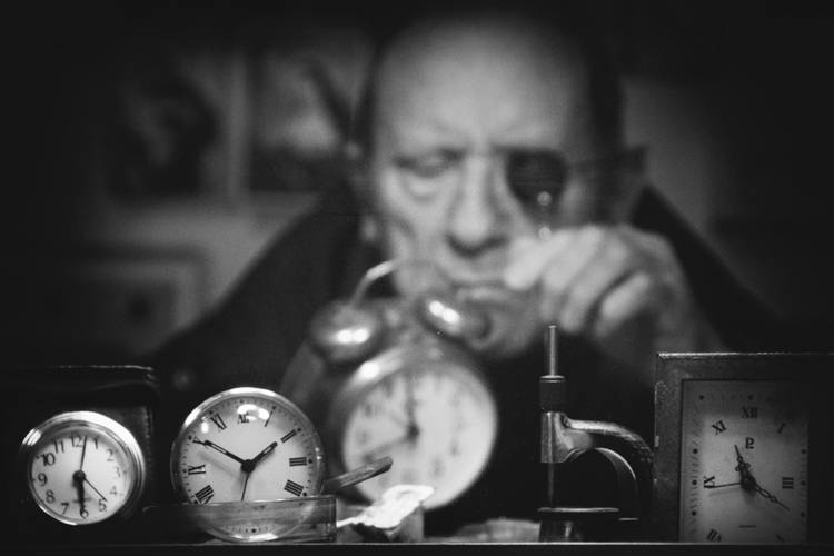 Search of the perfect time von Antonio Grambone
