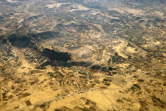 Luftaufnahme vom Jemen von Arno Burgi
