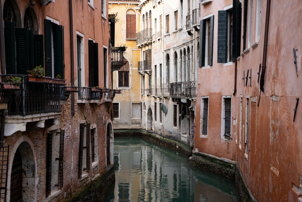 Straßen von Venedig von Barak Shacked