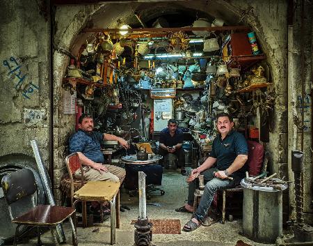 Der traditionelle Kupferschmiedberuf in der Stadt Mossul