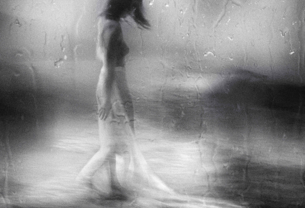 „…ich traf sie traurig,im einsamen fallenden Regen…“ von Charlaine Gerber