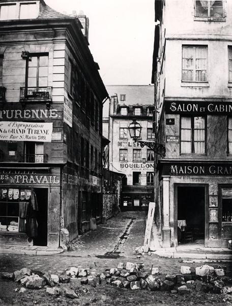 Paris 4 rue de Breteuil, view taken from rue Reaumur towards rue Vaucanson, 1858-78 (b/w photo)  von Charles Marville