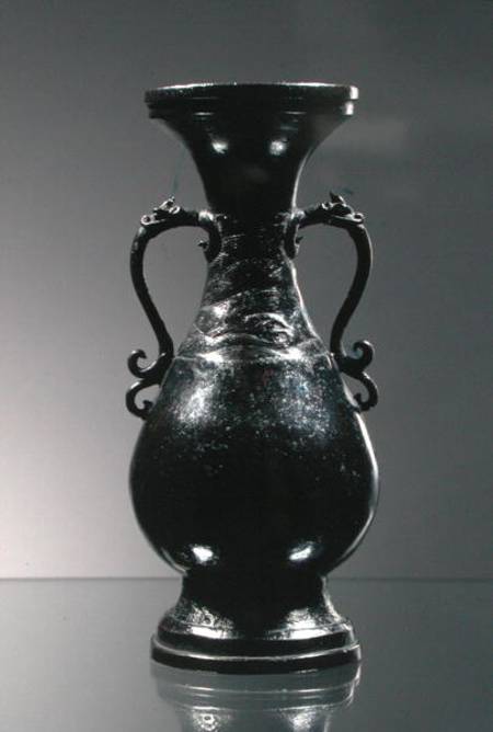 Vase with dragon head and bifid tail handles von Chinese School