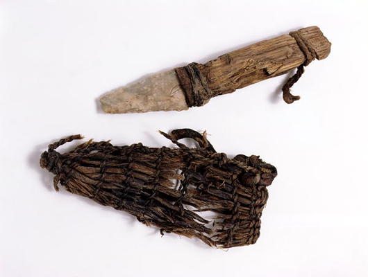 Dagger and scabbard found with the Oetzi Iceman (bast, leather, ash wood and flint) von Copper Age