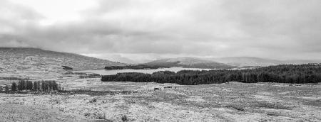 Panoramablick auf die schottischen Highlands