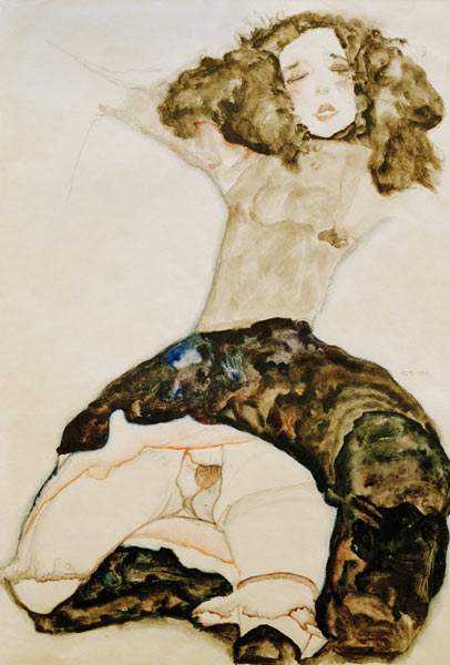 Schwarzhaariges Mädchen mit hochgeschlagenem Rock von Egon Schiele