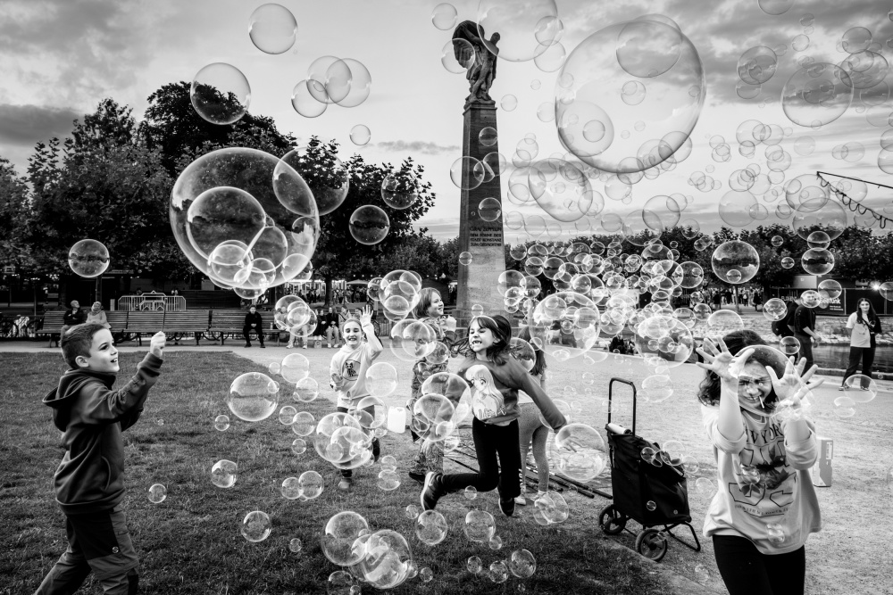 Aufgeregt mit Blasen von Eiji Yamamoto