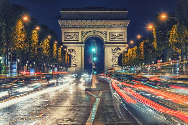 Champs-Elysees By Night von Emmanuel Charlat