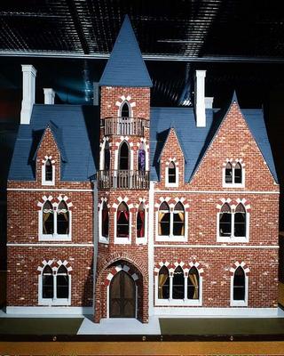 Exterior of Victorian Gothic doll's house, 1875 (mixed media) von English School, (19th century)
