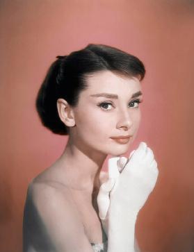 Portrait von Audrey Hepburn als Sabrina