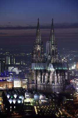 Kölner Dom am Abend von Erich Teister