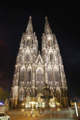 Kölner Dom bei Nacht von Erich Teister