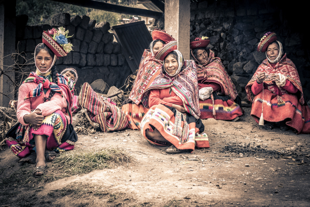 Die Damen aus Peru von Eyal Alcalay