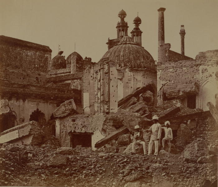 Fort Lucknow after the Indian mutiny, 1857 (b/w photo)  von Felice (Felix) Beato