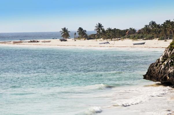 beach of tulum in yucatan von Franck Camhi