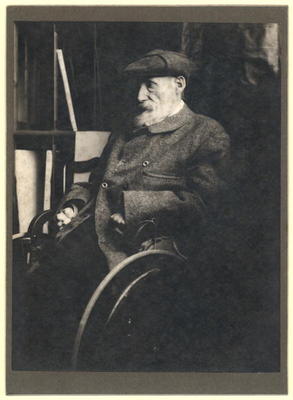 Auguste Renoir (1841-1919) in a wheelchair (b/w photo) von French Photographer, (20th century)