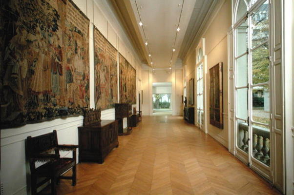 View of the gallery on the ground floor, 18th-19th century (photo) von French School