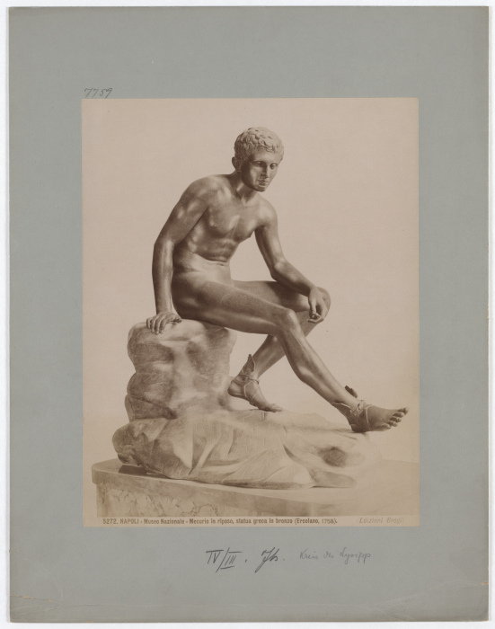 Napoli: Museo Nazionale, Mercurio in riposo, statua greca in bronzo, No. 5272 von Giacomo Brogi