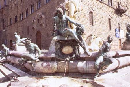 The Fountain of Neptune, detail of the outer figures von Giambologna