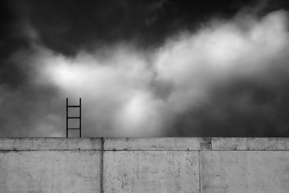 Leiter und Wand ... von Gilbert Claes
