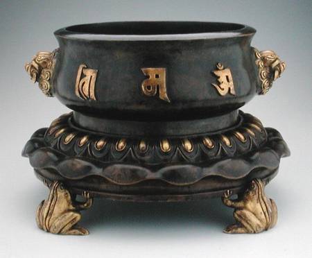 Censer and stand with buddhist characters in relief resting on four frog feet von Hu  Wen-Ming