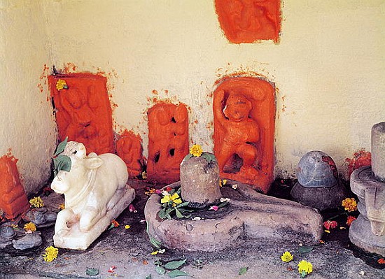 A shrine of a chapel on the Ganges von Indian School
