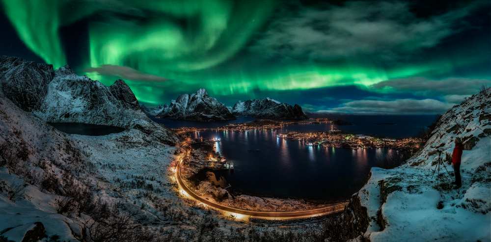 Chasing the Northern Lights von Javier De la