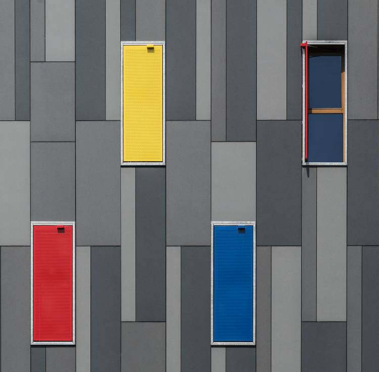 Three Colors and a Window von Jef Van den