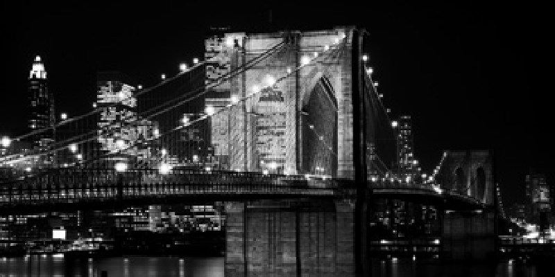 Brooklyn Bridge at Night, 1982 von Jet Love