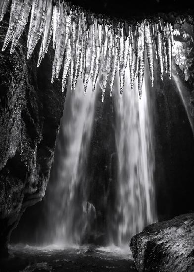 Eis und Wasserfall