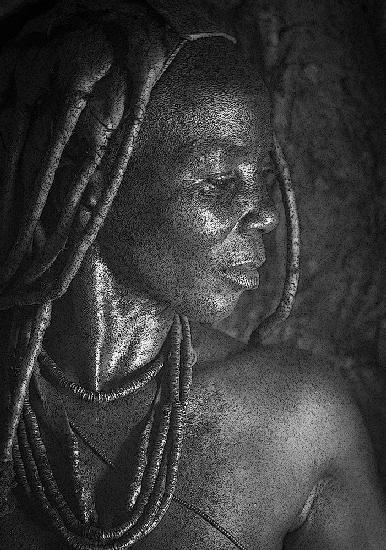 Himba-Frau im Profil