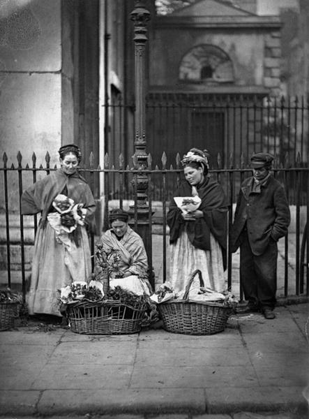 Covent Garden Flower Women, from ''Street Life in London'', 1877-78 (woodburytype)  von John Thomson