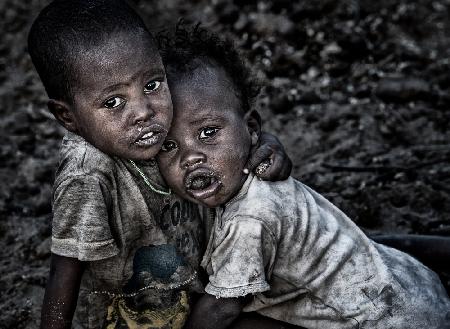 Geschwister des Samburu-Stammes – Kenia