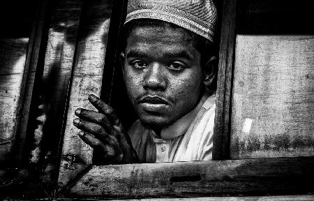 Junge in einem Bus - Bangladesch